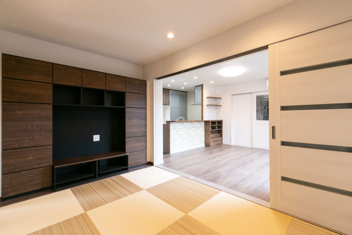 シックな雰囲気漂うレトロな住まい