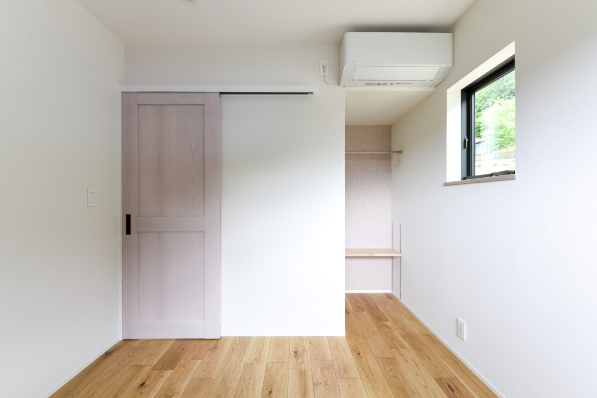 家族のそばに　ロフトのある平屋
