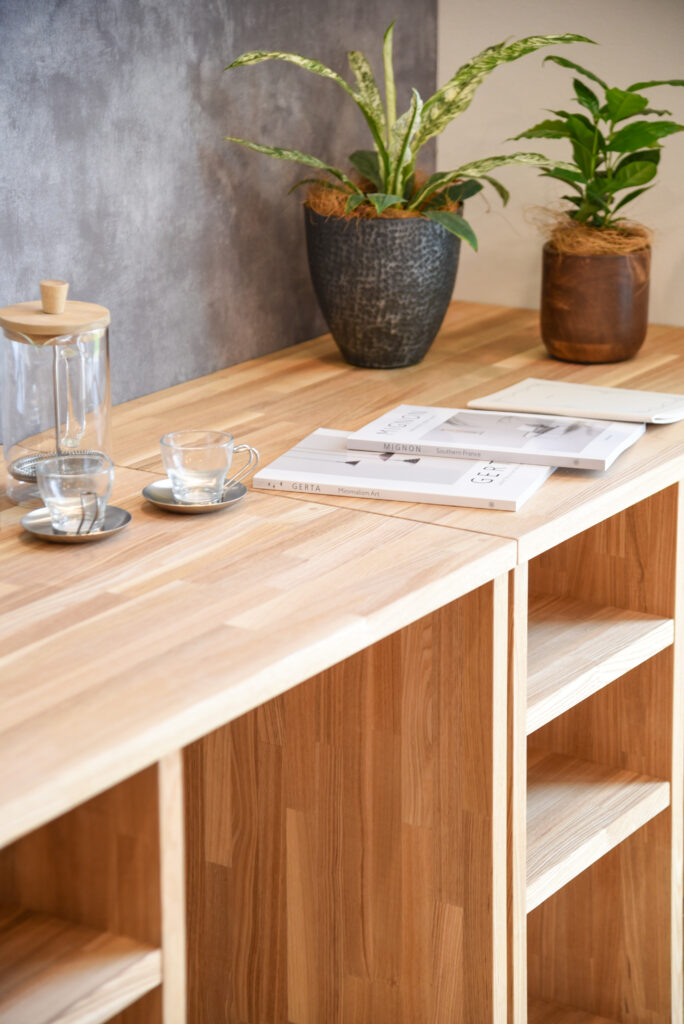 家族のそばに　ロフトのある平屋