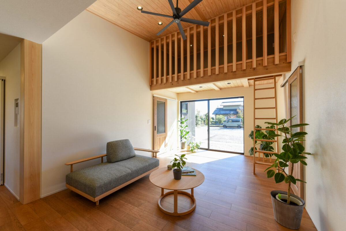 自然体で暮らす　ロフトのある平屋