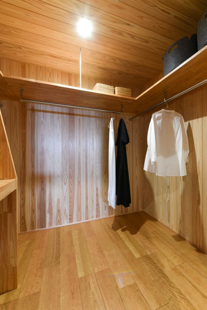 自然体で暮らす　ロフトのある平屋