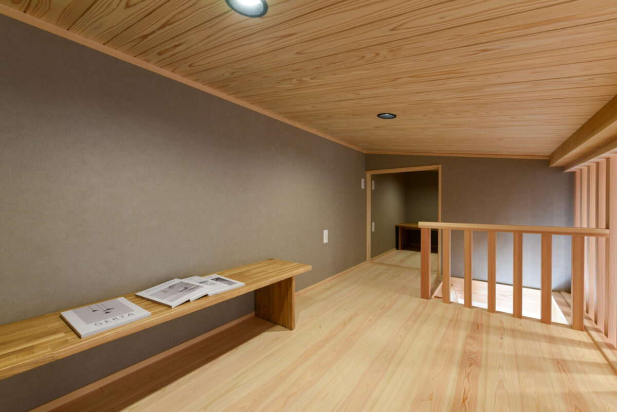 自然体で暮らす　ロフトのある平屋